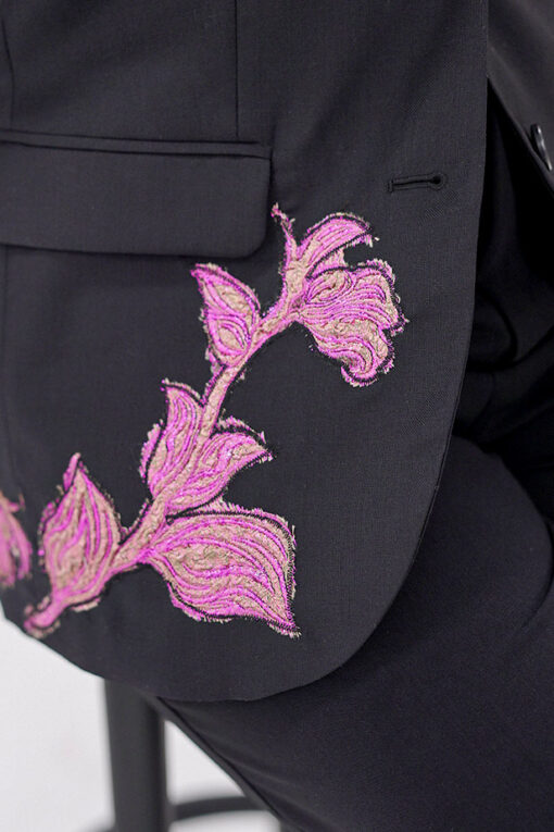 Kadın Pembe Nakışlı Siyah Blazer Ceket - Görsel 3