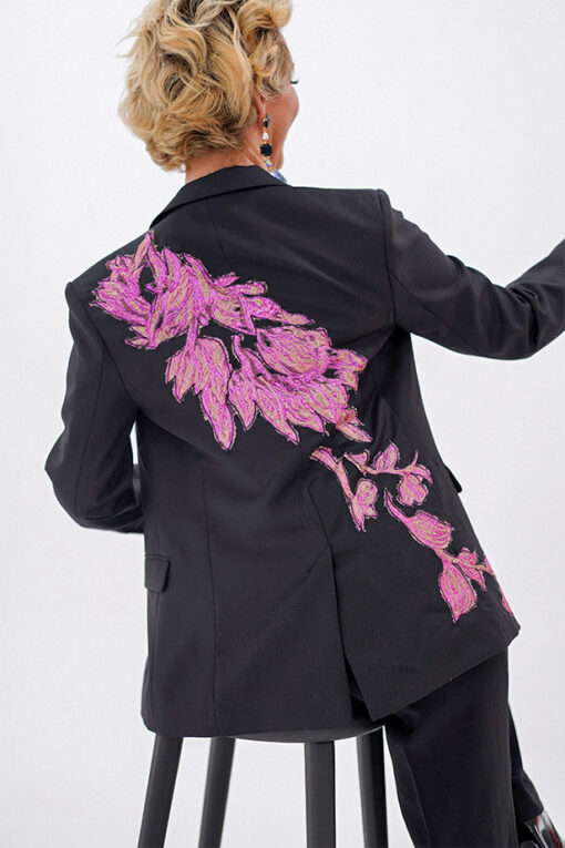 Kadın Pembe Nakışlı Siyah Blazer Ceket - Görsel 4